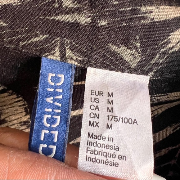 H&M Leaves Patterned Button Resort Shirt SZ M - Picture 5 of 6